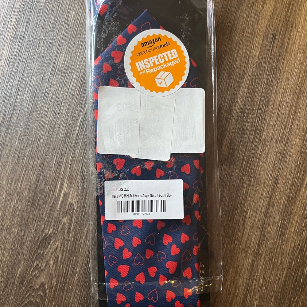 Jacob Alexander Red Heart Pattern Tie - Picture 5 of 5